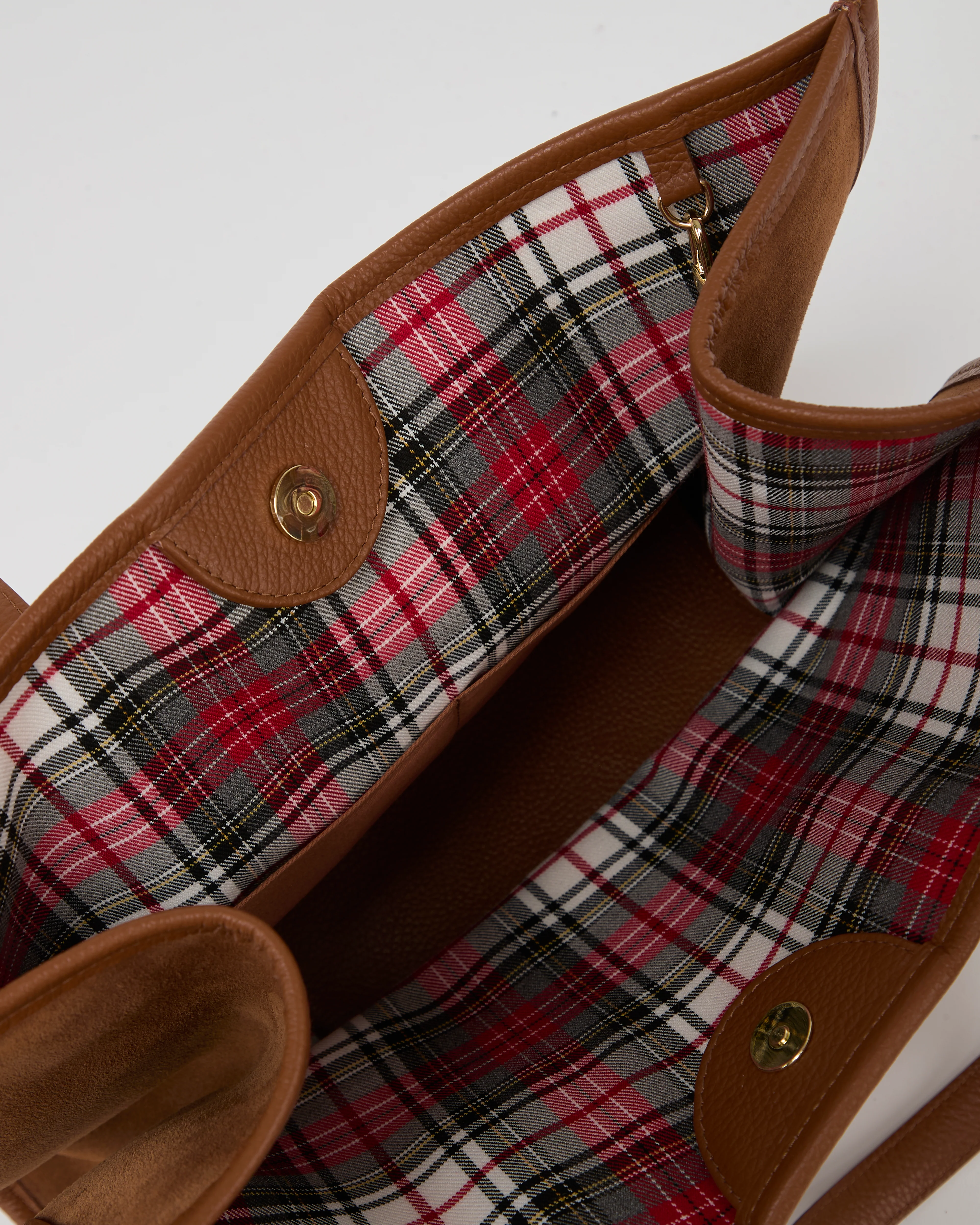Camille suede camel | red tartn closure - Image 3