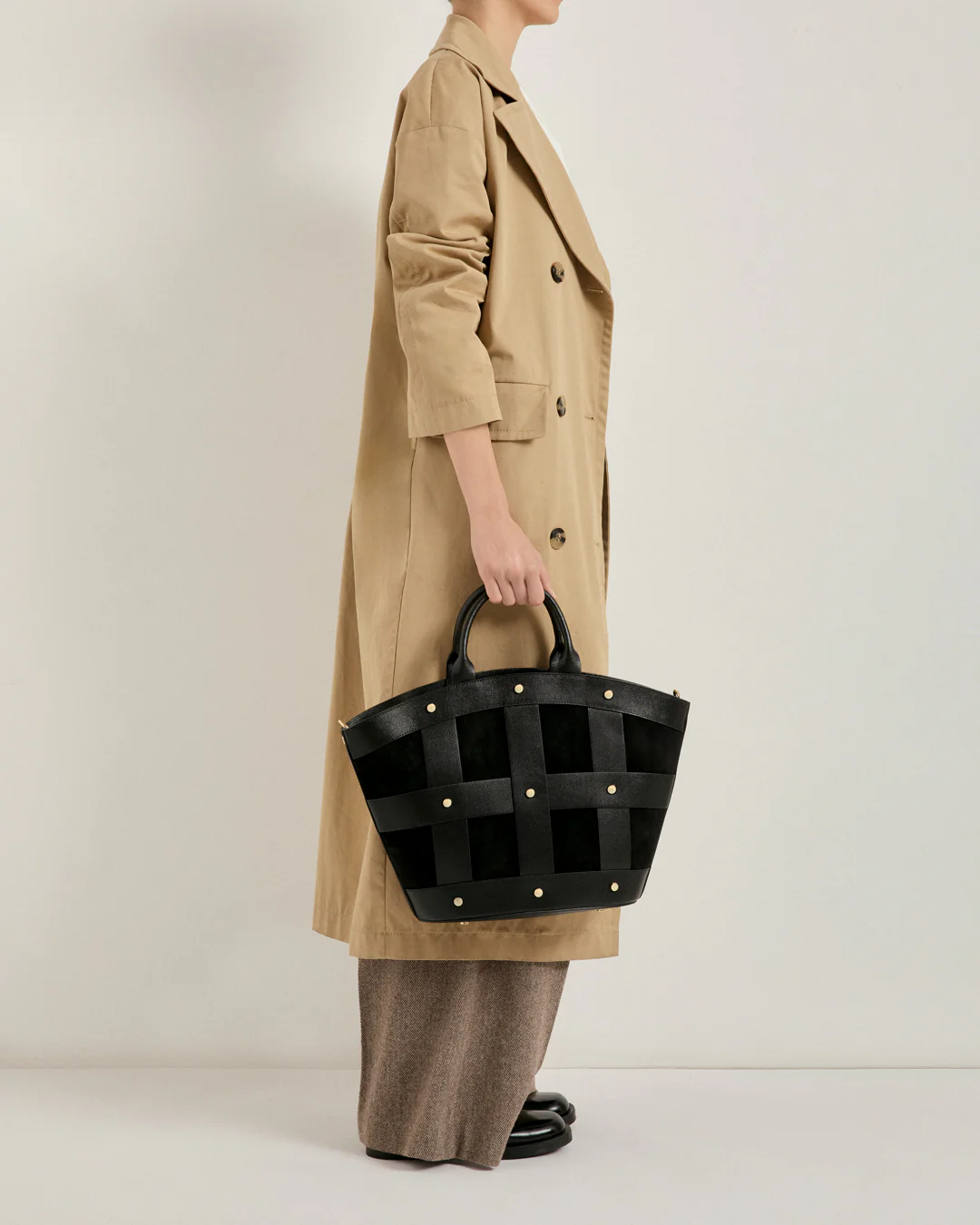 Victoire stud raffia black - Image 3